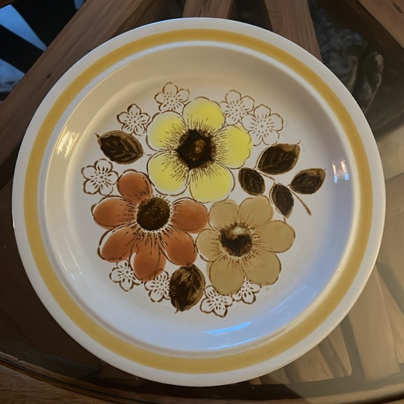 Columbus Stoneware Plates - Picture 6 of 8